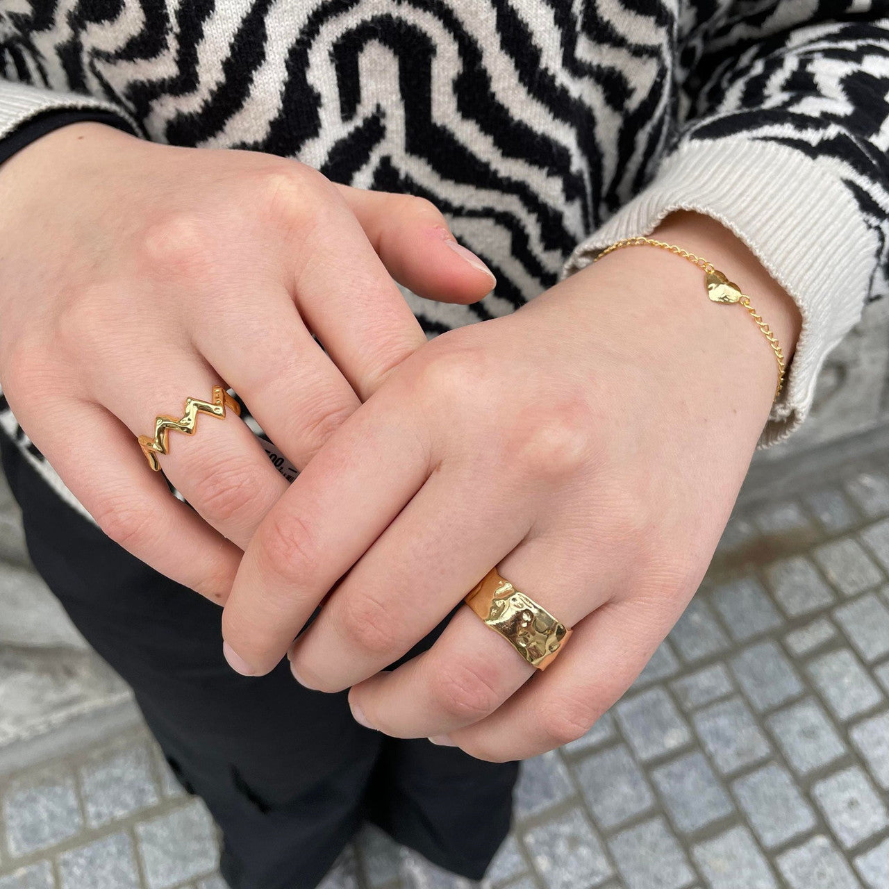 Jane Kønig Bruised Heart ring BHR-SS23-G