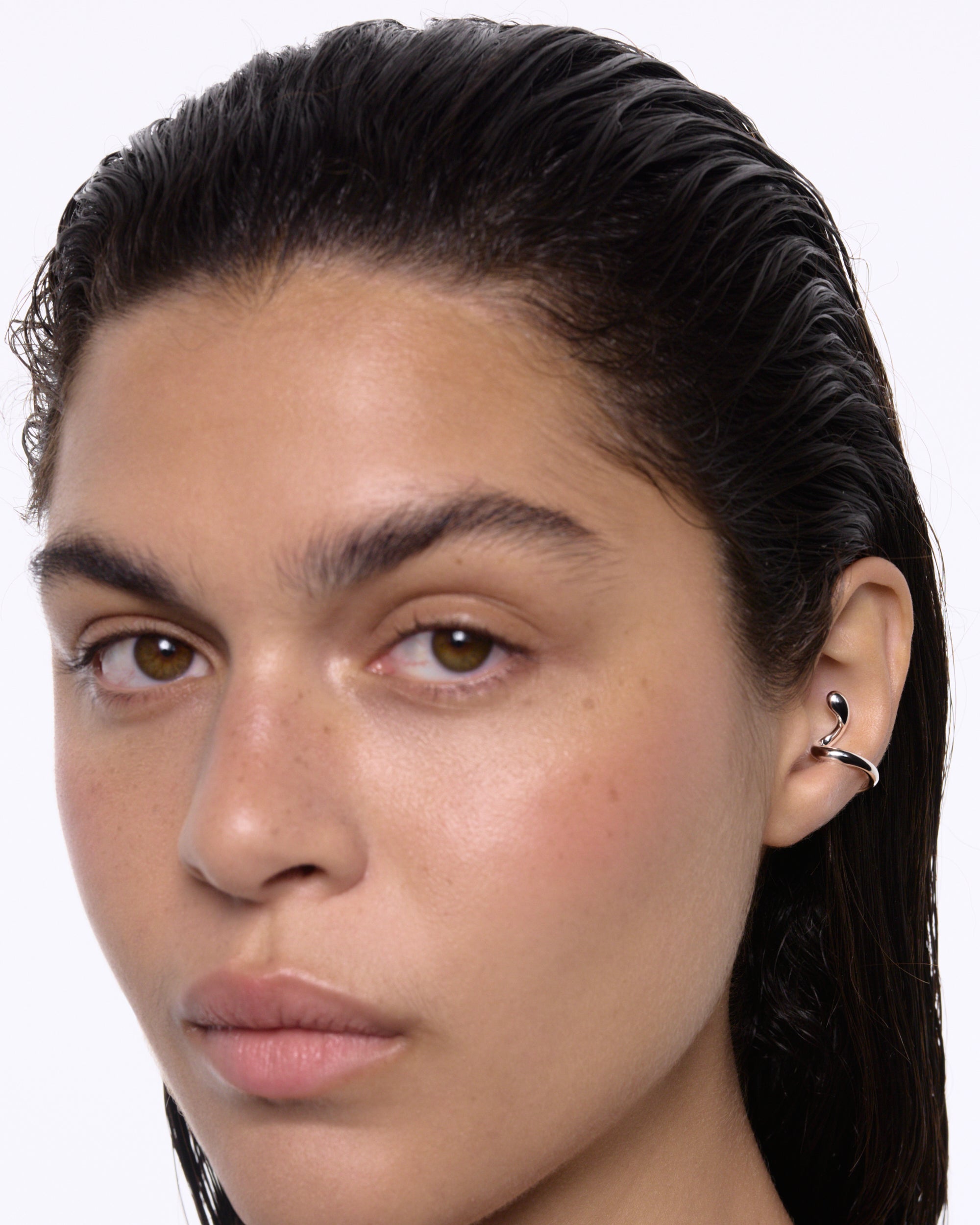 Maria Black Coil Whirl Earcuff 200171AG