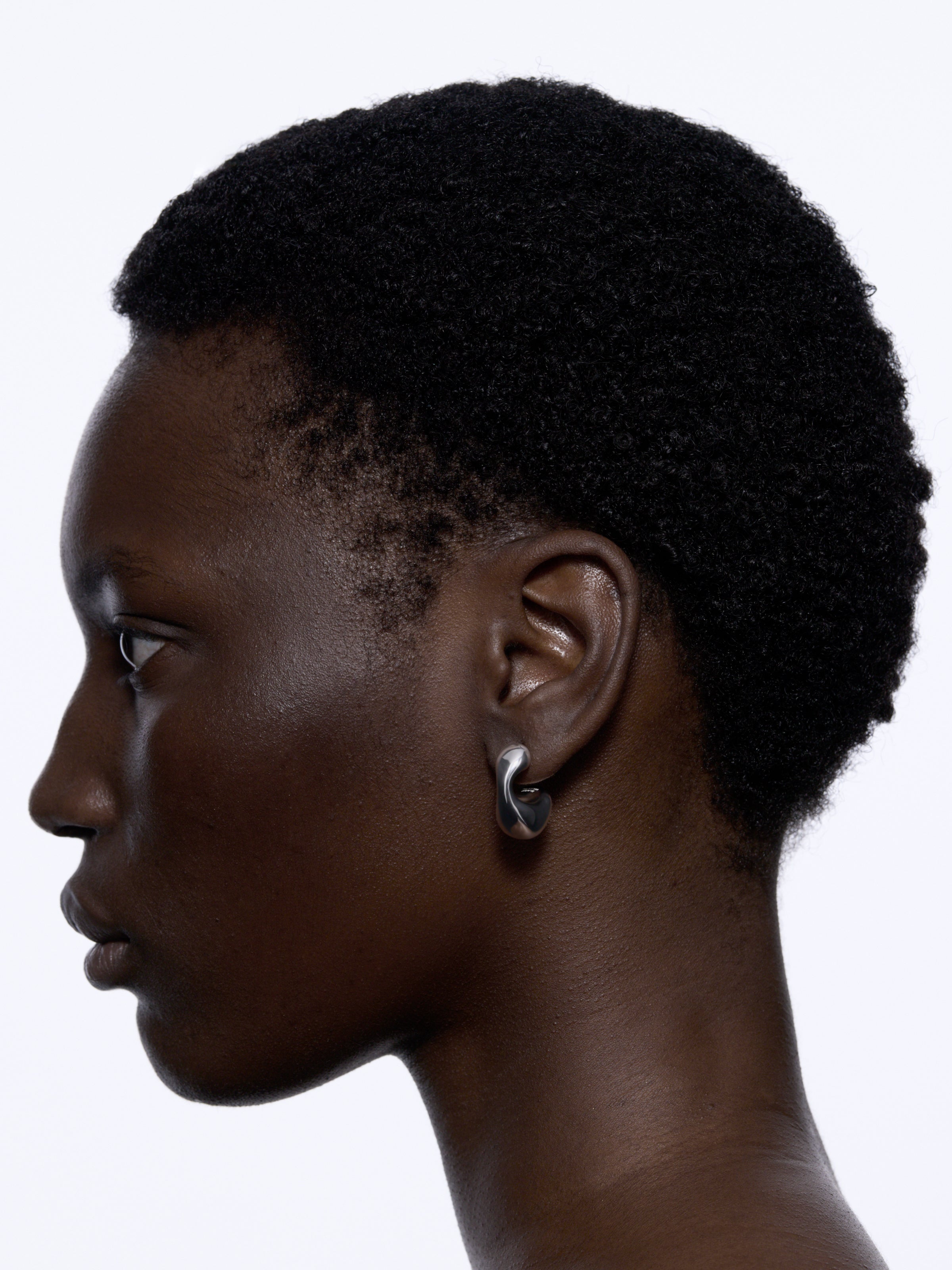 Maria Black Dolphin Small ørering 101098AG-S