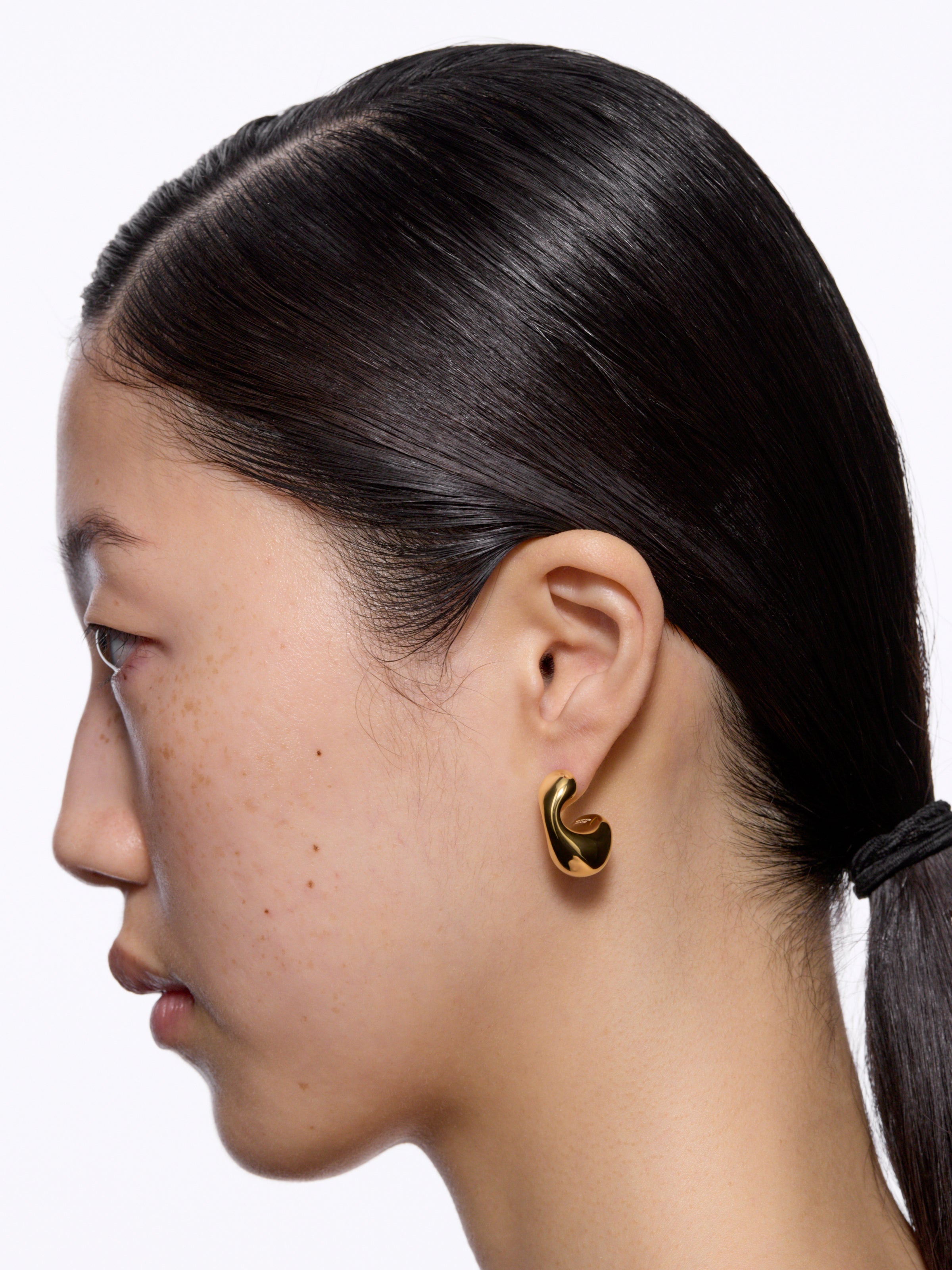 Maria Black Dolphin Small ørering 101098YG-S