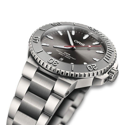 Oris Aquis Date Relief 43,5mm 733 7789 4153MB